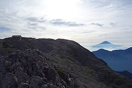 赤石岳山頂と富士山