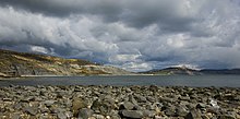 Golden Cap across Lyme Bay from Lyme Regis. 070329jad ukdor 01.jpg