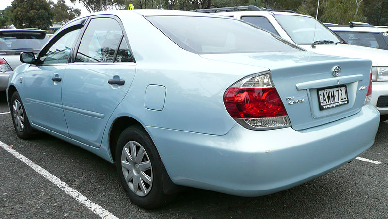 http://upload.wikimedia.org/wikipedia/commons/thumb/a/a7/2004-2006_Toyota_Camry_%28ACV36R%29_Altise_sedan_01.jpg/800px-2004-2006_Toyota_Camry_%28ACV36R%29_Altise_sedan_01.jpg