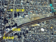 1988年頃の浜松駅・新浜松駅近辺。廃線跡は一部残っているが当駅の痕跡は全くない。国土交通省 国土地理院 地図・空中写真閲覧サービスの空中写真を基に作成