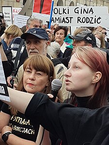 Justyna Wydrzynska (vlevo) při jedné z demonstrací roku 2023