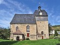 Kirche mit Ausstattung, Kirchhof und Einfriedung