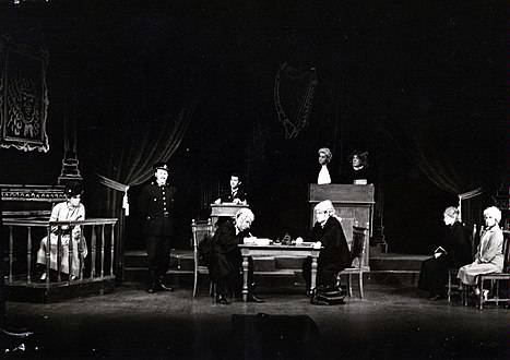 Scenbild ur Donagh MacDonaghs Bockfoten på Helsingborgs stadsteater 1964.