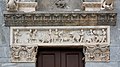Akantusfriis ja pilastrite kapiteelid Campiglia Marittima Pieve di San Giovanni põhjaportaalil