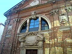 Detail of the main facade on Piazza Dante