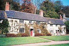 Cottages at Stourton - geograph.org.uk - 484543.jpg