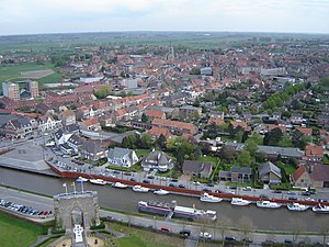 Zicht op het stadscentrum van Diksmuide vanuit de IJzertoren