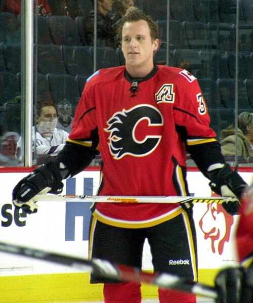 500px-Dion_Phaneuf_2008.JPG