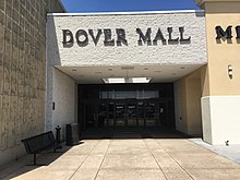 Вход в Dover Mall возле Boscov's.jpg