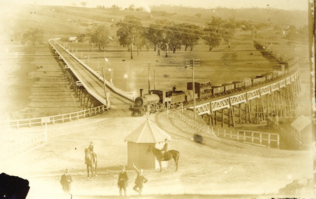 File:Gundagai Bridges early 1900s.tif