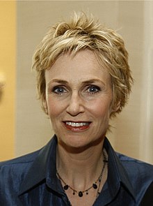 Jane Lynch, host of the series Jane Lynch Peabody 2010 (8266458405) (cropped).jpg