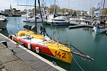 Le monocoque aux couleurs de Made in Midi à quai dans le port de La Rochelle