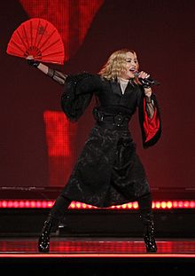 Madonna1022 (22113897311) (cropped).jpg