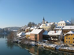 Novo Mesto às margens do rio Krka