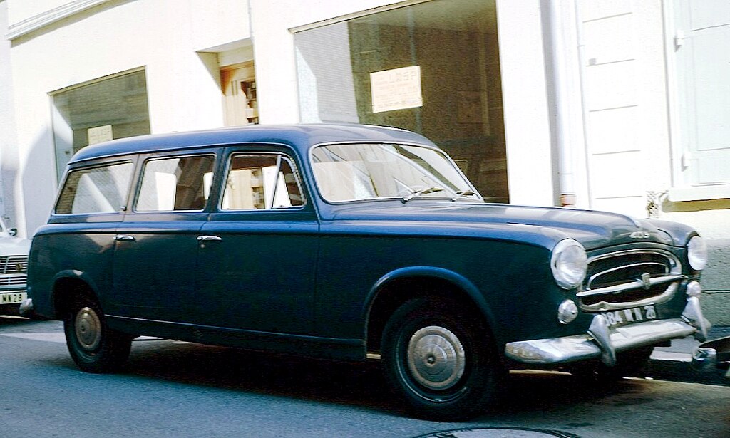 FilePeugeot 403 Break photo 1974jpg