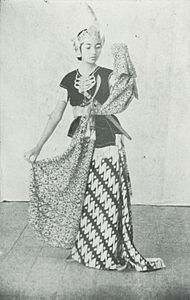 A srimpi dancer