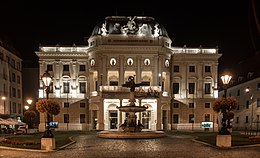 Teatro Nacional de Eslovaquia Nocturna.jpg