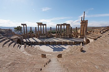 المسرح الروماني في مدينة دُقَّة بِتونس