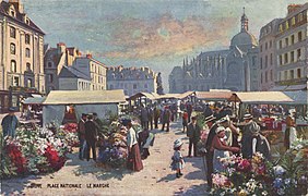 Le marché de Dieppe a toujours lieu sur la place Nationale.