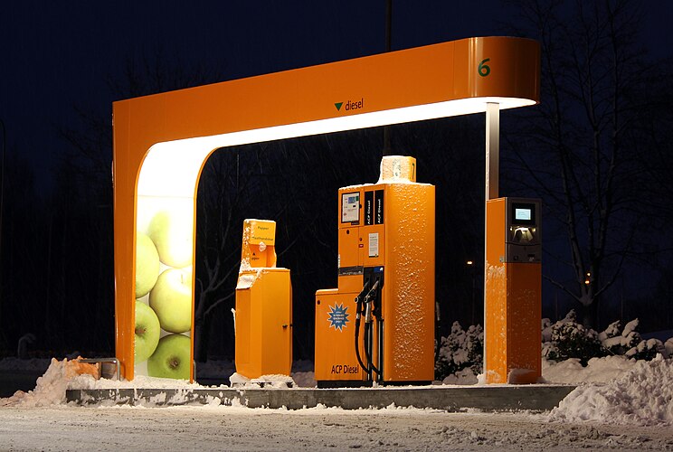 Автоматическая дизельная АЗС с терминалом для кредитных карт в Авесте (провинция Даларна, Швеция)