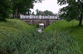 Brücke zu Schloss und Gutshof 2007