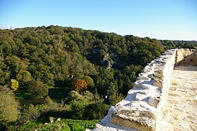 Le Tertre-Ganne vu des remparts de Sainte-Suzanne