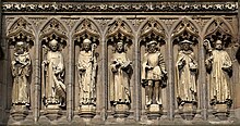 Vaughan Porch statues Leicester Cathedral Vaughan Porch statues detail.jpg