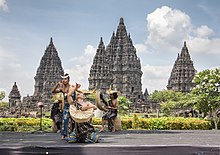 Sasando performance near Prambanan temple Lontara.jpg