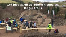 Файл: новый трек навыков горного велосипеда в Bwlch Nant yr Arian, Powys, Wales.webm