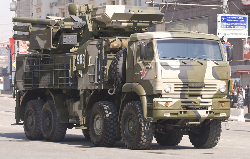 Файл:Pantsir-S1 during the Victory parade 2010.jpg