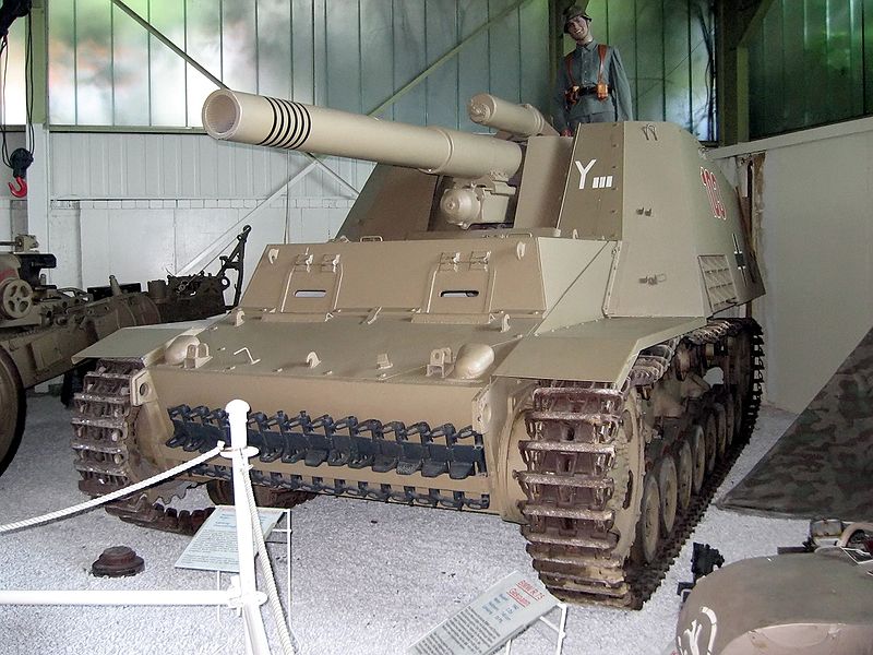 Файл:Panzerhaubitze-Hummel.jpg