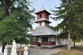 Biserica de lemn cu dublu hram „Intrarea în Biserică a Maicii Domnului“ și „Cuvioasa Parascheva“, construită în anul 1812 (monument istoric)