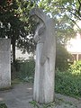 Trauernde als Gefallenen-Mahnmal, Stuttgart-Untertürkheim, Alter Friedhof