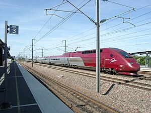 上皮卡第TGV站的站台