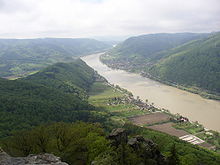 [Bild: 220px-Wachau_west_of_Aggstein.JPG]