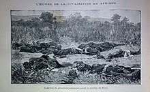 Gravure présentant dans un paysage de savane plusieurs cadavres allongés au sol, ainsi que des têtes décapitées.