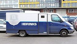 Brinks Geldtransporter 04.jpg