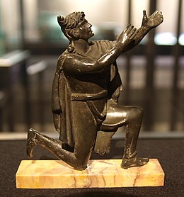 Bronze_figure_of_a_German_Biblioth%C3%A8que_Nationale.jpg