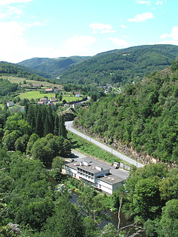 Châteauneuf-les-Bainsin keskusta ja kylpylä