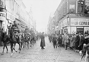 Германо-болгарские войска вступают в Бухарест. 6 декабря 1916 года.