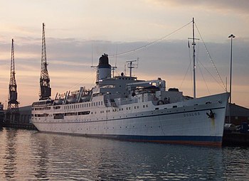 MV Doulos 2004 at Southampton.jpg