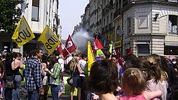 Photographie de militants de l'UDBy pendant la Gaypride de Nantes du 21 mai 2011