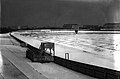 Blick in den ersten Parc des Princes unter einer leichten Schneedecke im Winter 1908