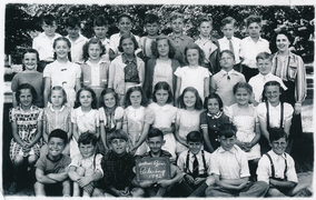 Pickering Public School: grade 3, 4, and 5 students in 1942