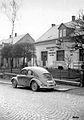 Rodný dům Ferdinanda Porsche ve Vratislavicích nad Nisou s prototypem automobilu Volkswagen