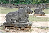 Храм Тауро Нандин дю Преа Ко (Ангкор) (6967953405) .jpg