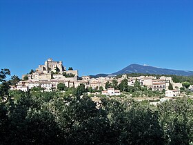 Vue sur le château du Barroux