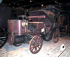 Premières voitures : La Mancelle 1878 (source wikipedia)