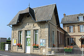 The town hall in Branville