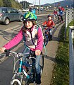 Велосипед начальной школы Гастино в школьный день (17208626799) .jpg